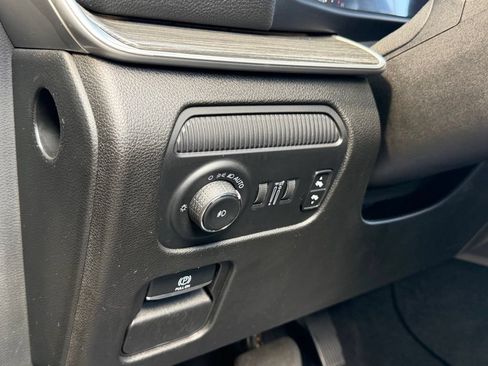 Used 2022 Jeep Wagoneer Series II AWD/4WD image 28