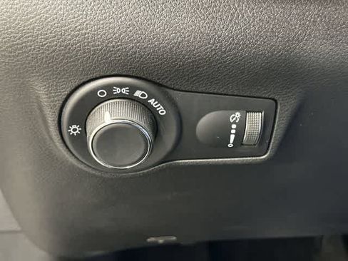Used 2023 Jeep Compass Sport AWD/4WD image 19