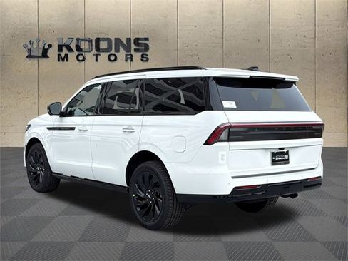 New 2025 Lincoln Navigator Reserve w/ Jet Appearance Package image 3