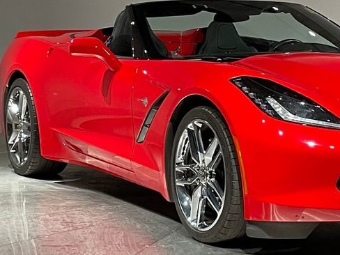 Used 2015 Chevrolet Corvette Stingray Convertible w/ 2LT Preferred Equipment Group RWD image 19