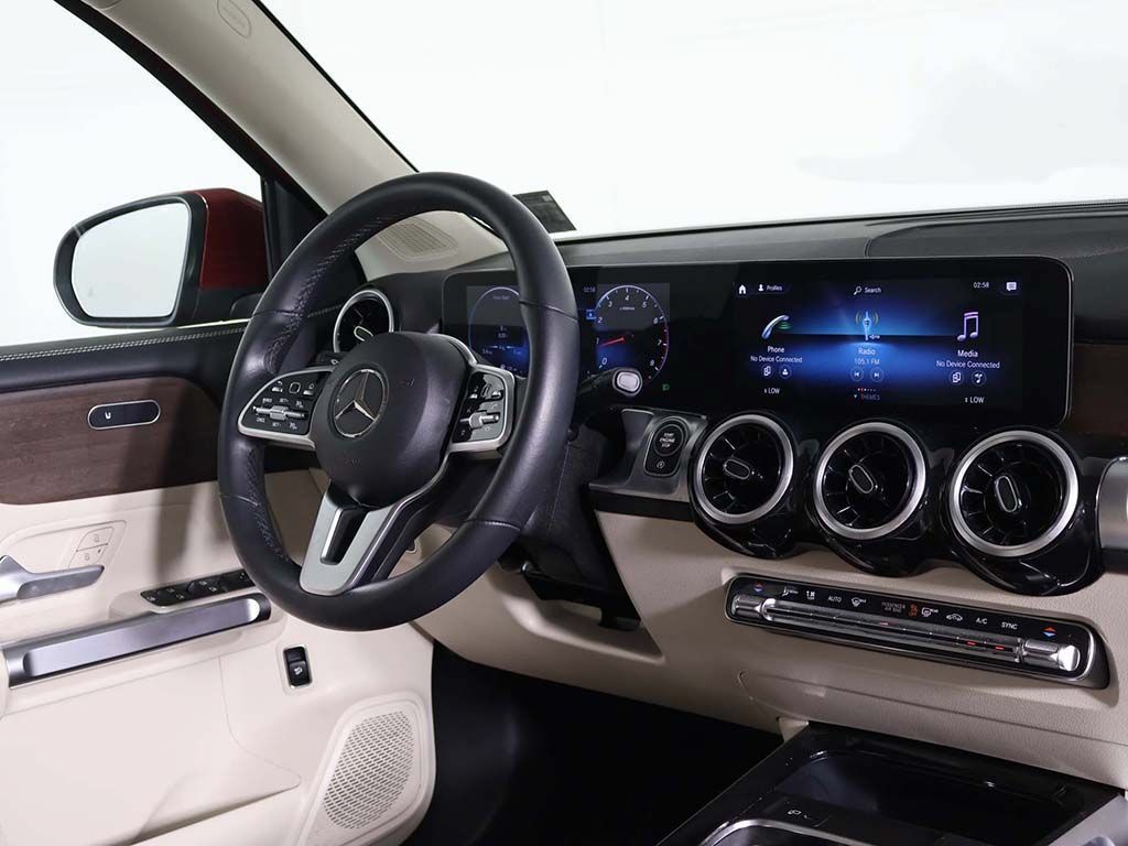 Used 2022 Mercedes-Benz GLB 250 4MATIC image 23
