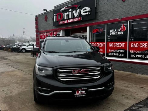 Used 2017 GMC Acadia SLT image 1