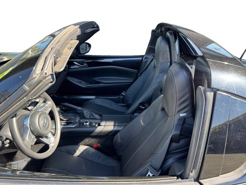 Used 2022 MAZDA MX-5 Miata RF Grand Touring RWD image 13