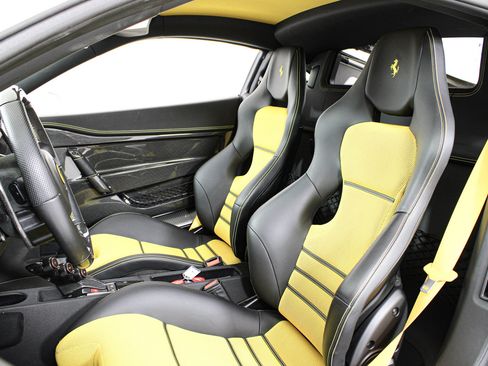Used 2015 Ferrari 458 Speciale Coupe RWD image 35