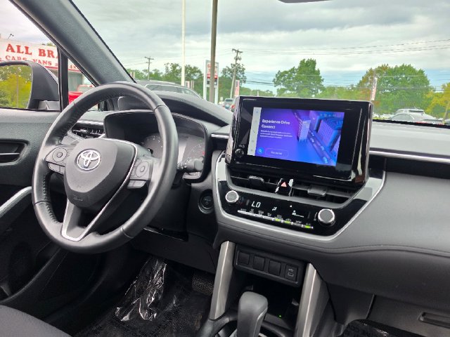Used 2024 Toyota Corolla Cross AWD Hybrid w/ Moonroof Package image 13