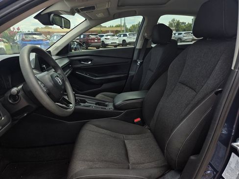Used 2023 Honda Accord EX image 13