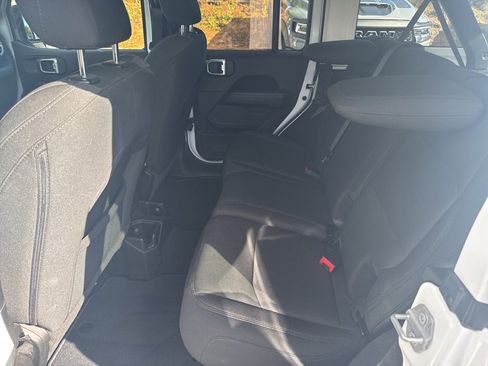 Certified 2021 Jeep Wrangler Unlimited Sahara w/ Dual Top Group image 16