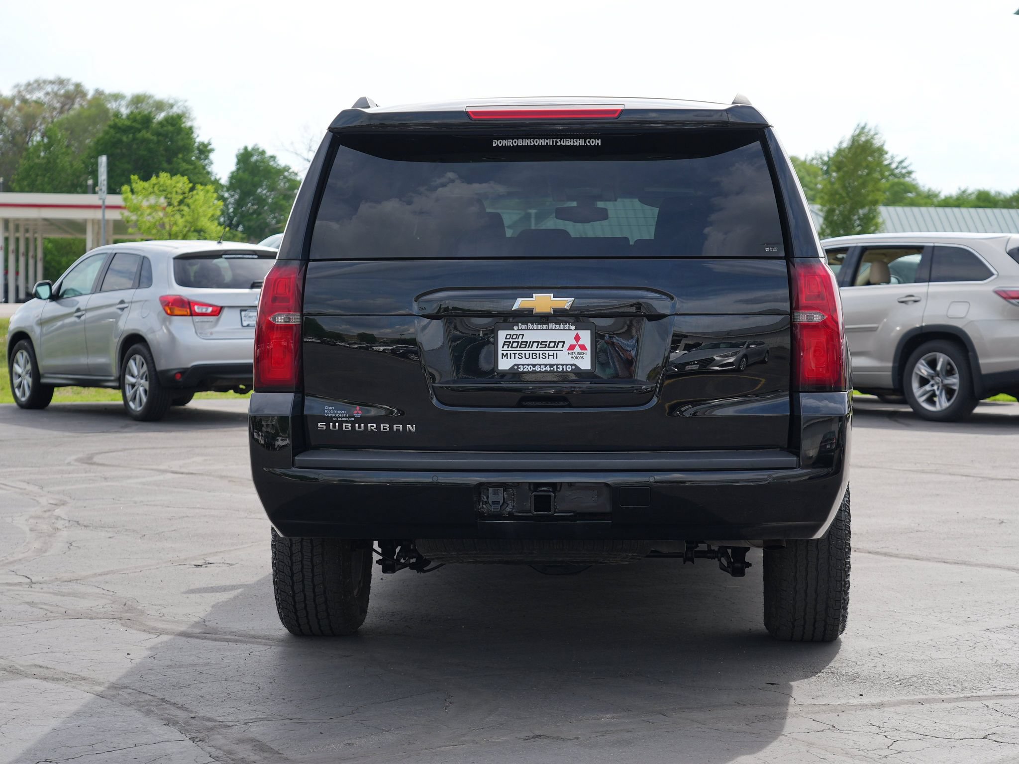 Used 2020 Chevrolet Suburban LS w/ Skid Plate Package AWD/4WD image 4