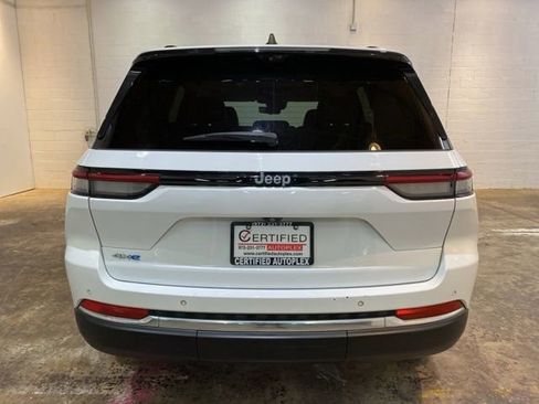 Used 2022 Jeep Grand Cherokee Limited 4xe w/ Luxury Tech Group II AWD/4WD image 4