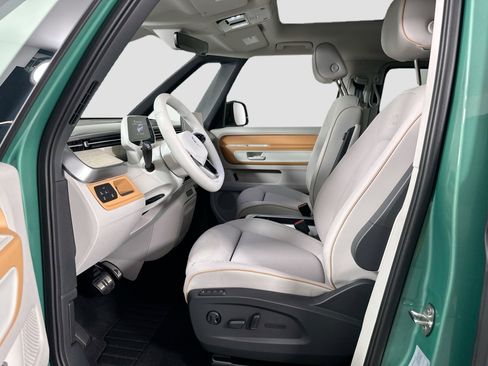 New 2025 Volkswagen ID. Buzz Pro S Plus image 23