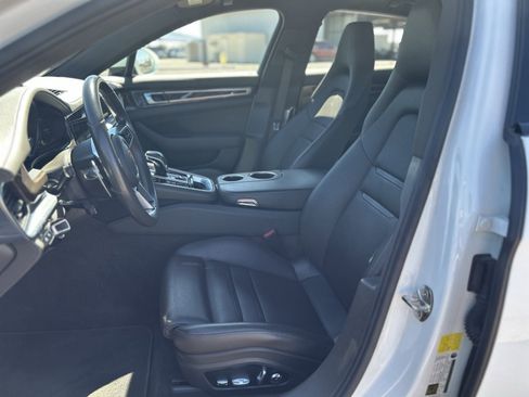Used 2018 Porsche Panamera 4S image 14