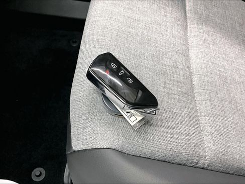 New 2026 Volkswagen ID.4 Pro image 32