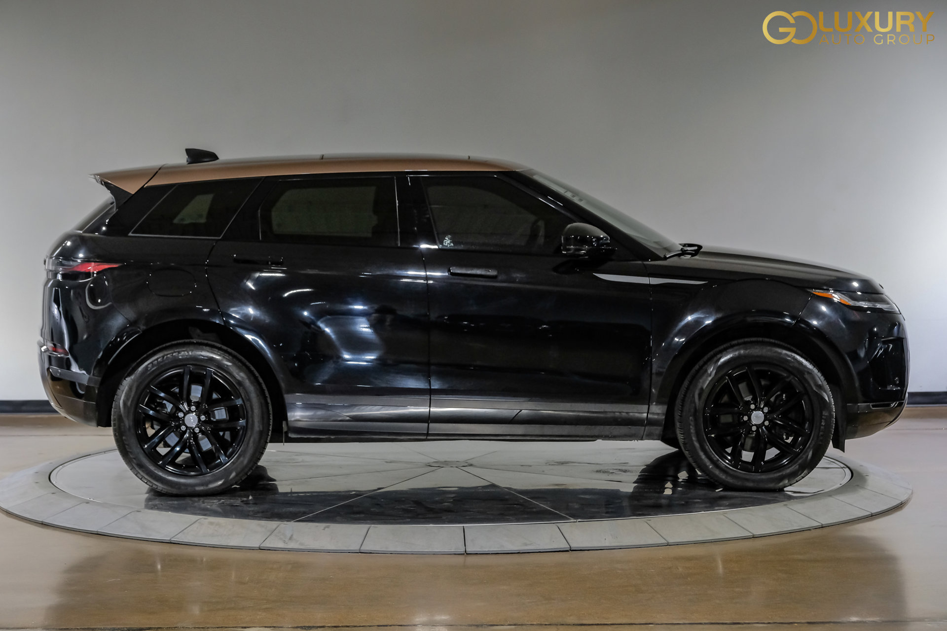 Used 2024 Land Rover Range Rover Evoque S AWD/4WD image 9