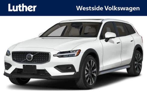 Used 2025 Volvo V60 B5 Cross Country Plus AWD/4WD image 1