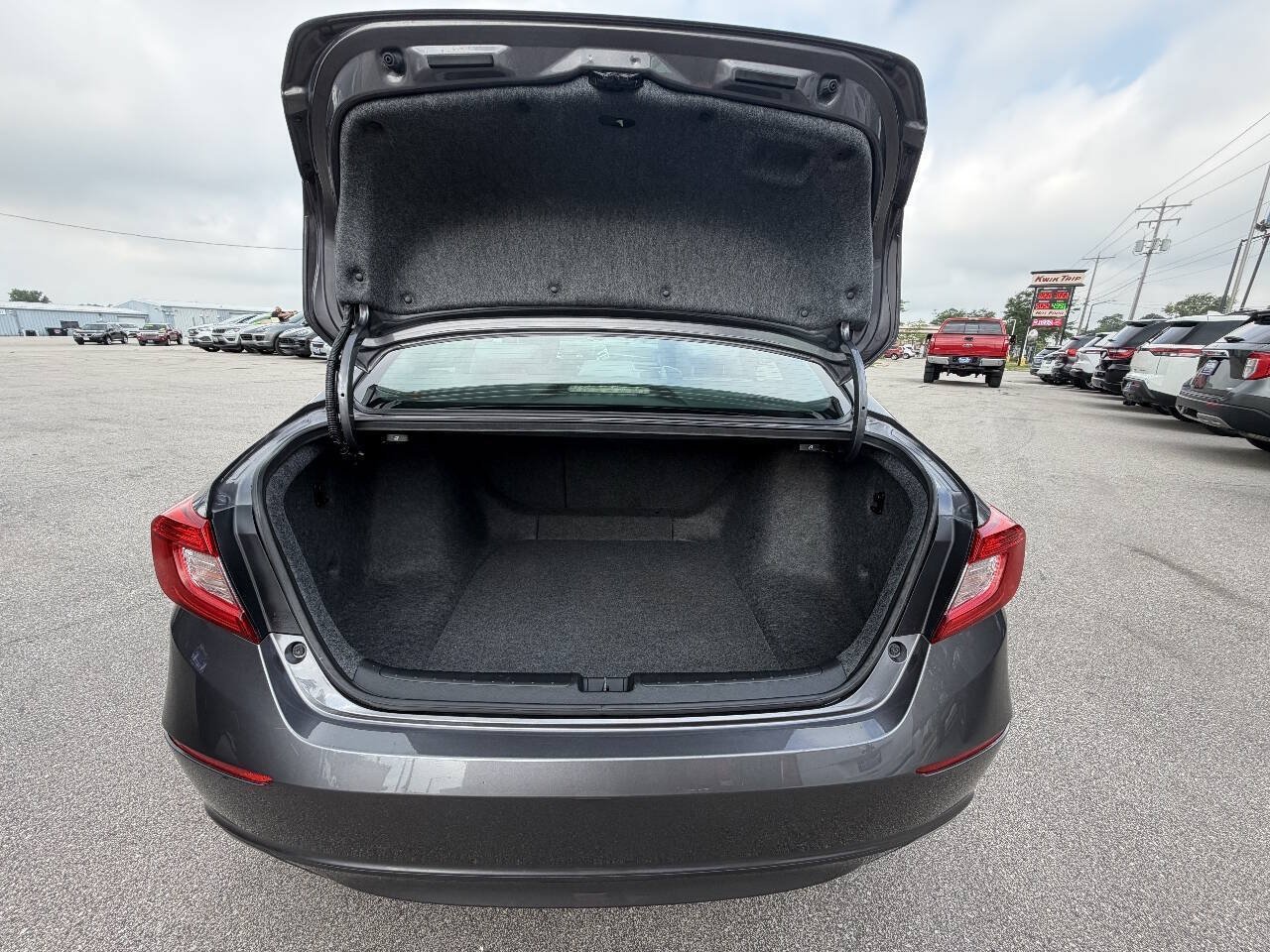 Used 2019 Honda Accord EX image 16