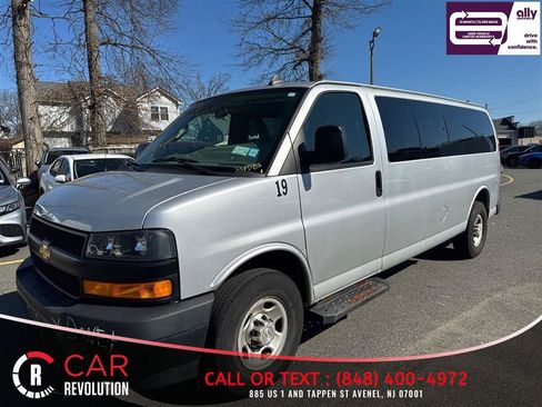 Used 2020 Chevrolet Express 3500 LS RWD image 3