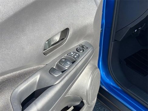 Certified 2025 Nissan Kicks Play S image 24