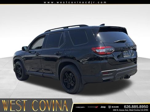 Used 2023 Honda Pilot Touring image 7