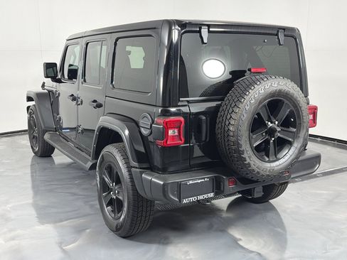 Used 2021 Jeep Wrangler Unlimited Sahara AWD/4WD image 7