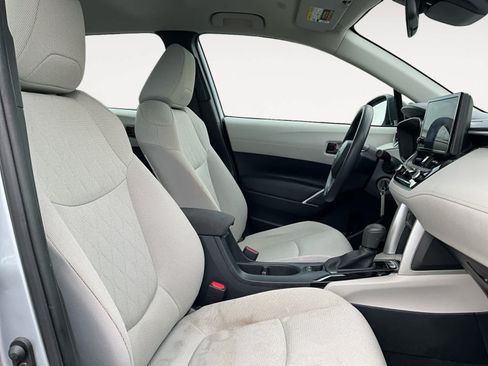 Used 2023 Toyota Corolla Cross L FWD image 15
