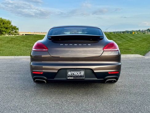 Used 2014 Porsche Panamera 4 AWD/4WD image 23