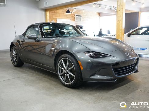Used 2021 MAZDA MX-5 Miata Grand Touring image 3
