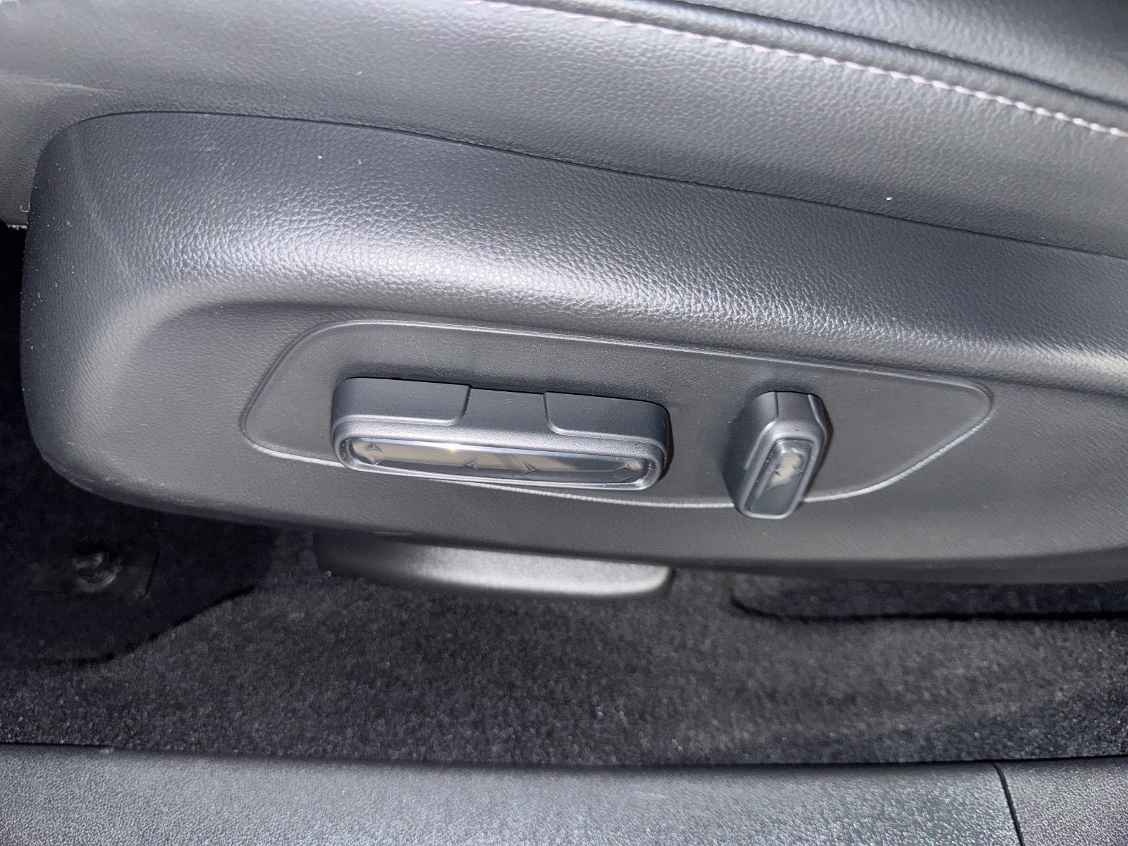 Used 2026 Honda HR-V EX-L image 11
