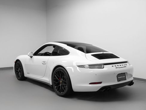 Certified 2016 Porsche 911 Carrera GTS RWD image 3