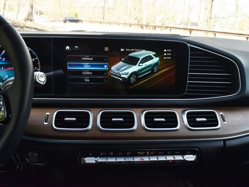 Used 2022 Mercedes-Benz GLE 350 w/ AMG Line Exterior image 34