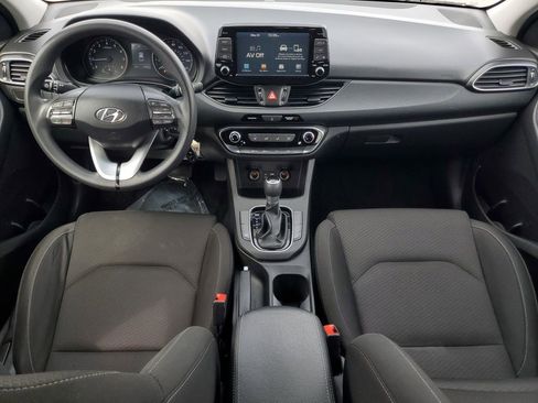 Used 2018 Hyundai Elantra GT FWD image 13