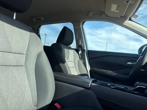 Certified 2024 Nissan Rogue SV FWD image 27
