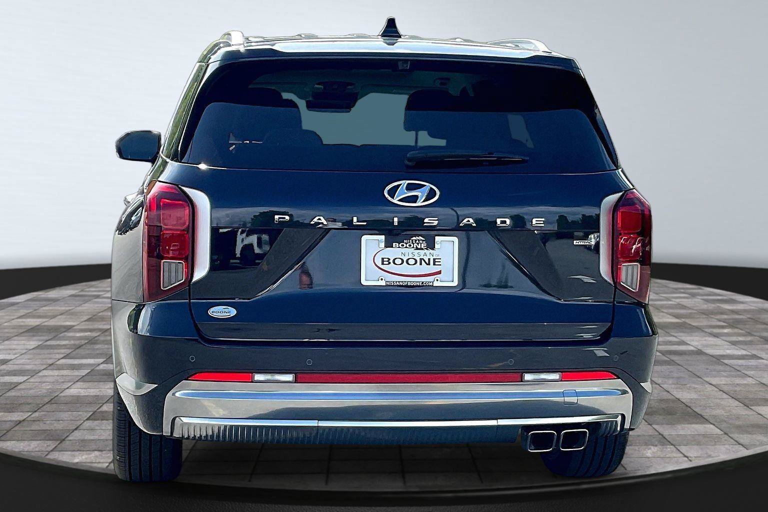 Used 2024 Hyundai Palisade Calligraphy AWD/4WD image 4