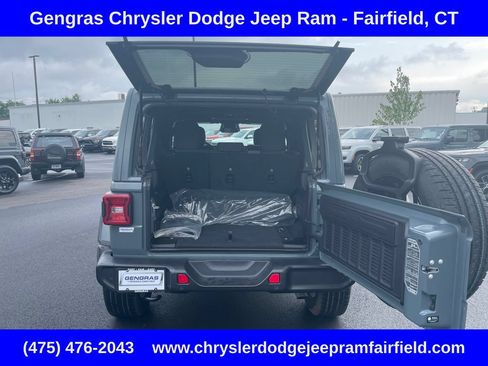Certified 2025 Jeep Wrangler Unlimited Sahara w/ Safety Group AWD/4WD image 25