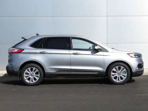 Certified 2020 Ford Edge Titanium w/ Equipment Group 301A AWD/4WD image 5