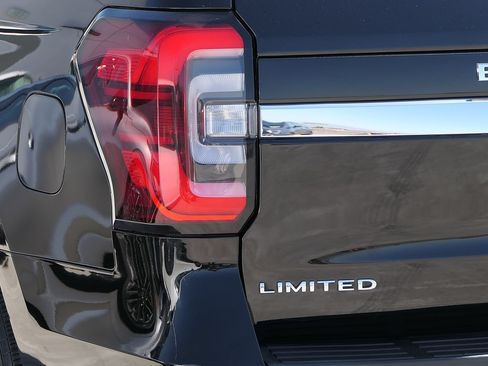 Used 2024 Ford Expedition Limited RWD image 5