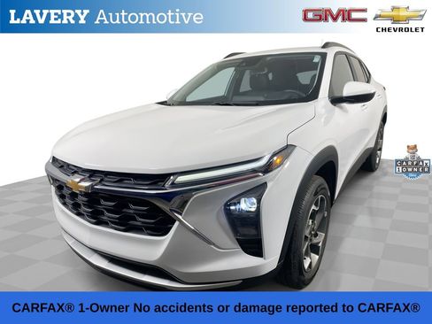 Certified 2024 Chevrolet Trax LT w/ Driver Confidence Package image 1