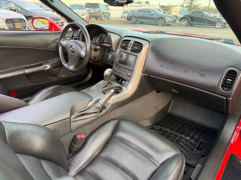 Used 2006 Chevrolet Corvette Convertible w/ Preferred Equipment Group image 25