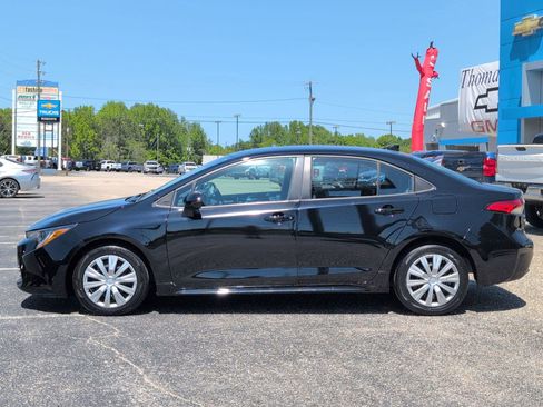 Used 2024 Toyota Corolla LE image 2