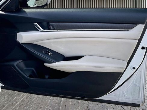 Used 2020 Honda Accord EX image 23