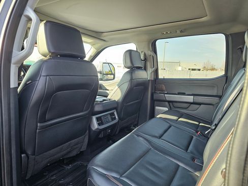 Used 2023 Ford F350 Lariat image 11