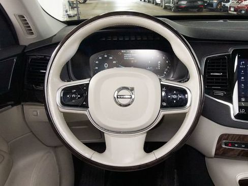 Used 2016 Volvo XC90 T6 Momentum w/ Momentum Plus Package AWD/4WD image 9