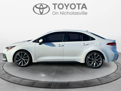 Used 2022 Toyota Corolla SE image 2