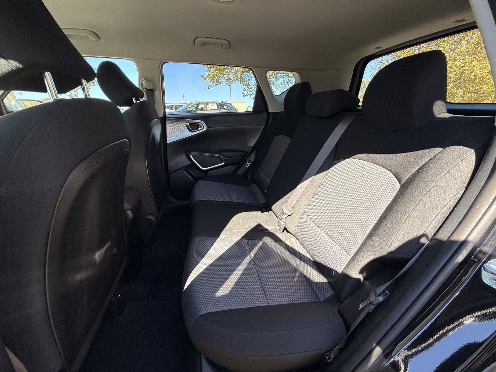 Used 2021 Kia Soul LX FWD image 16
