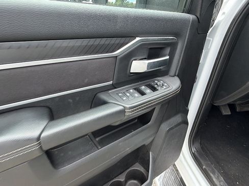 Used 2025 RAM 2500 Big Horn AWD/4WD image 15