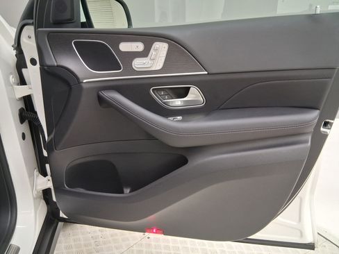 Used 2024 Mercedes-Benz GLE 350 4MATIC image 35