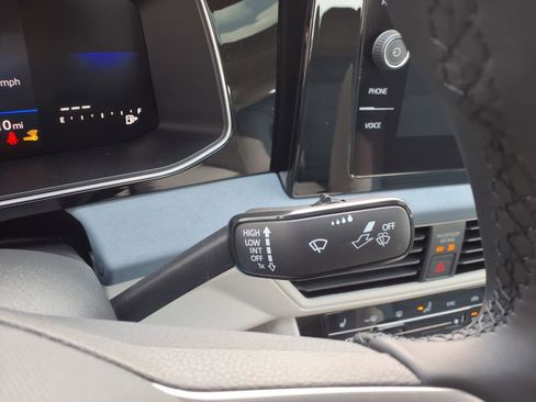 New 2025 Volkswagen Jetta SE FWD image 18