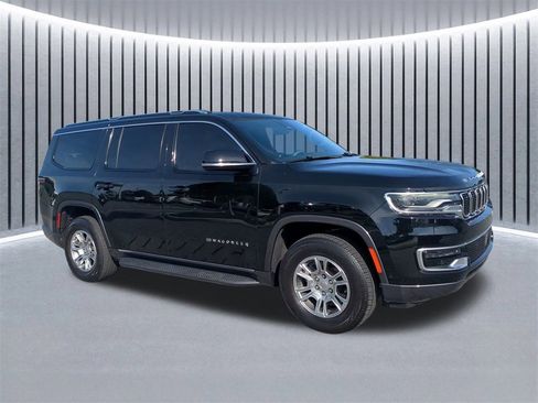 Used 2022 Jeep Wagoneer Series I image 3