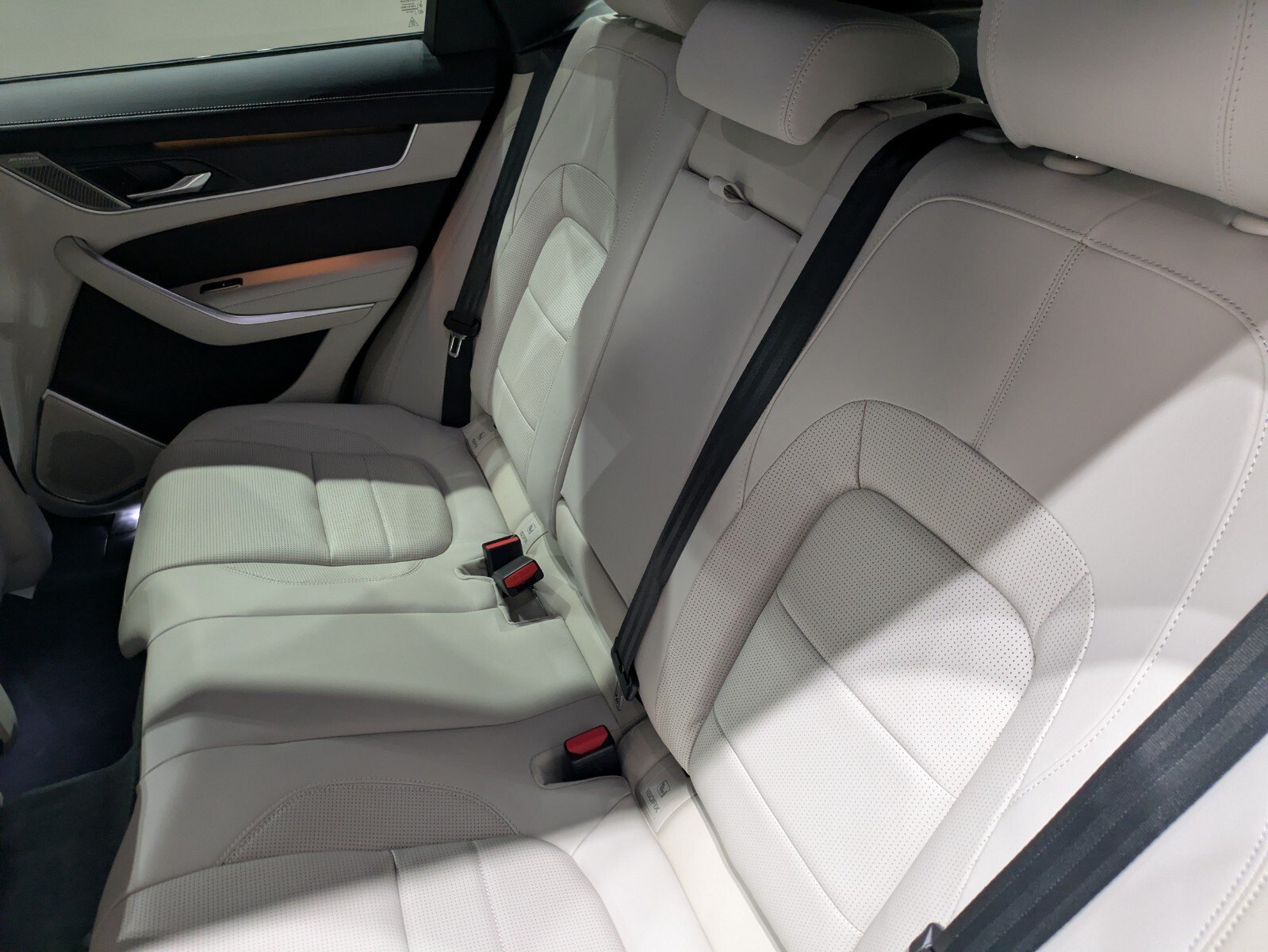 New 2026 Jaguar F-PACE R-Dynamic S AWD/4WD image 13