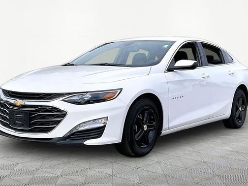 Used 2024 Chevrolet Malibu LT image 3