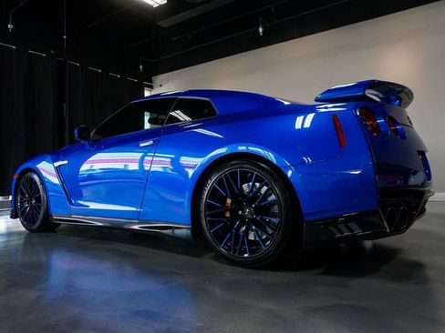 Used 2020 Nissan GT-R Premium image 57